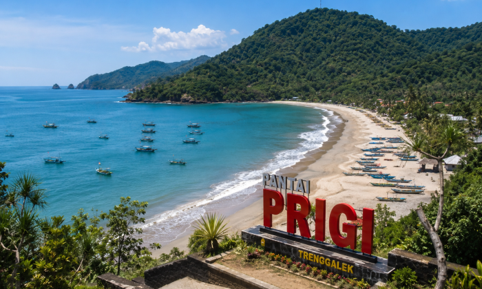 Trenggalek, Tanah Pegunungan dan Pantai Selatan yang Menyimpan Banyak Cerita