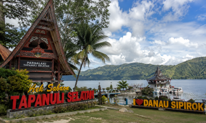 Tapanuli Selatan: Tanah Adat, Pegunungan Hijau, dan Jejak Peradaban Batak Angkola