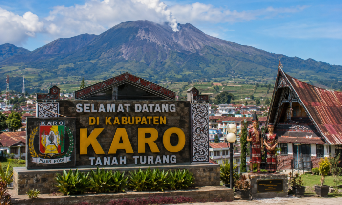 Kabupaten Karo: Tanah Berastagi, Gunung Api, dan Kehangatan Budaya Batak di Dataran Tinggi Sumatera
