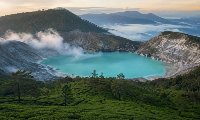 Wisata Jawa Barat: Menyusuri Kawah, Kampung Sunda, dan Pantai Selatan